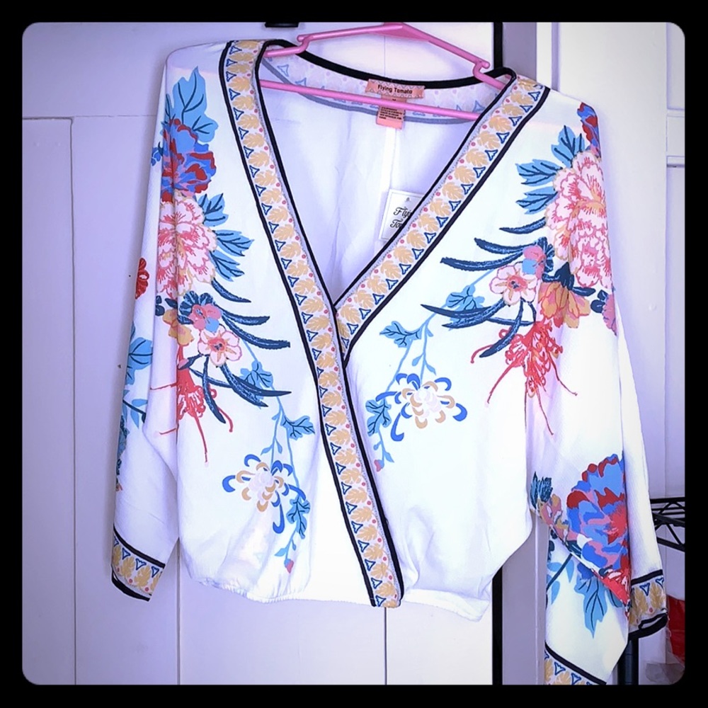 Very nice brand new flying tomato flowey top